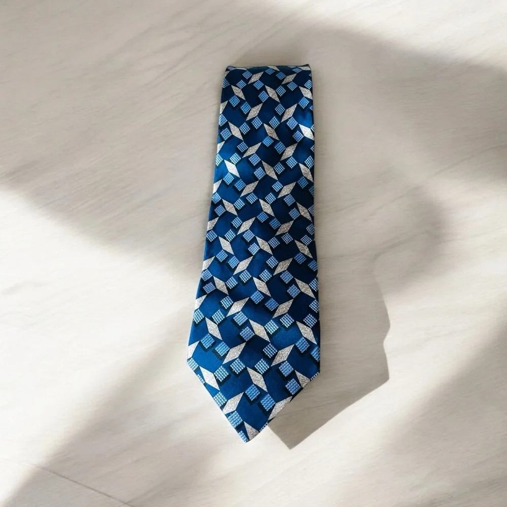 New! VALENTINO SILK GEOMETRIC PRINT TIE NEW!